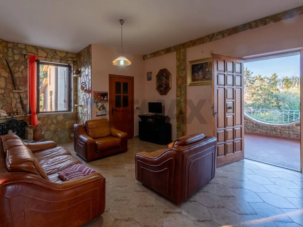 Séjour - Villa with Garden and Terrace in Carini