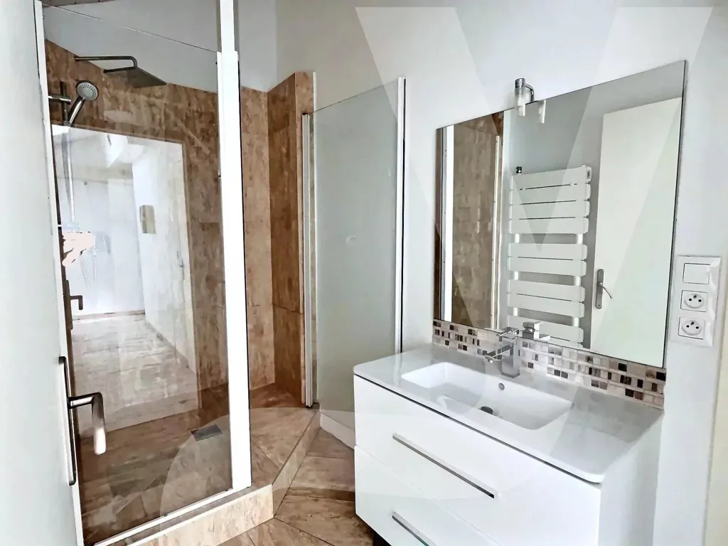 Vannitoad - Loft Duplex with Stone Feature in Nancy Centre