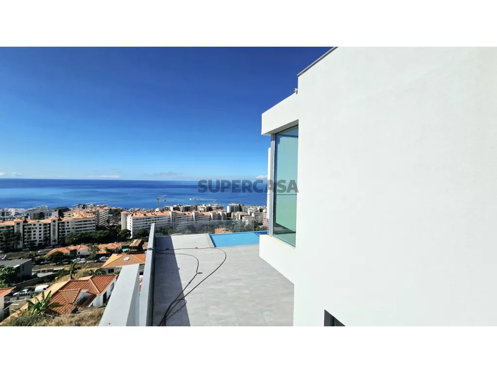 Terrasse - Contemporary House with Sea View in Ajuda