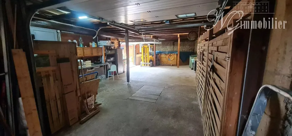 Garage - Maison Neufchef avec Piscine Intérieure