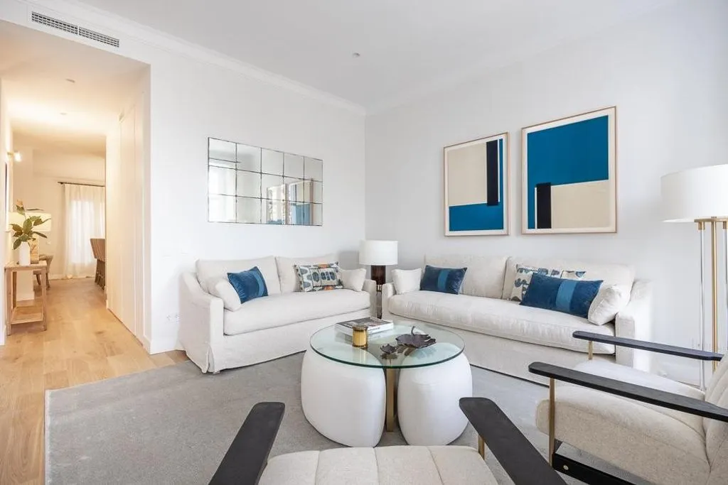 Elutuba - Luxury East-Facing Apartment in JERONIMOS, Madrid