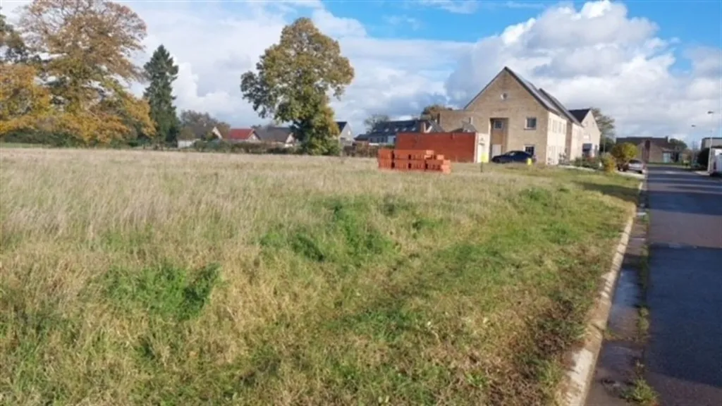 Aed - 3-Bedroom Plot with Building Obligation in Nijlen