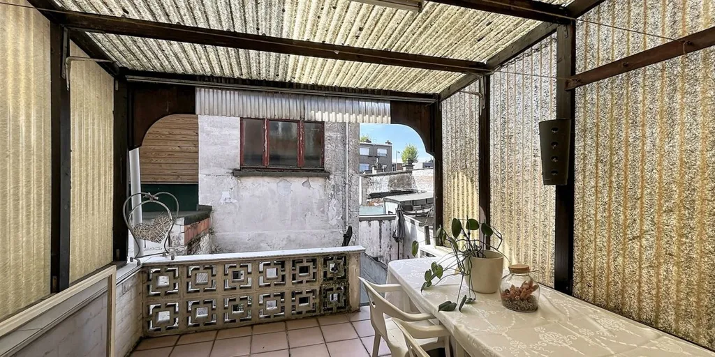Balcon - Appartement à Moderniser avec Jardin à Deurne
