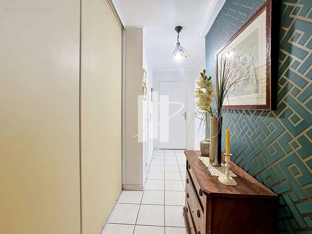 Esik - Luxury Flat with Terraces in Fréjus