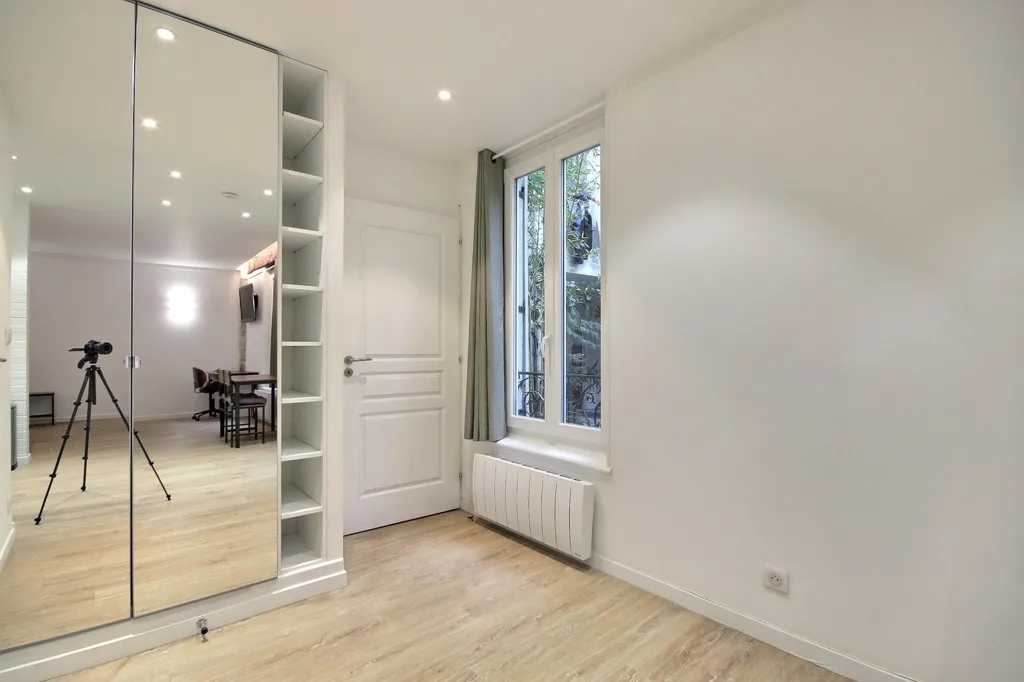 Elutuba - Studio with Metro Access in Paris