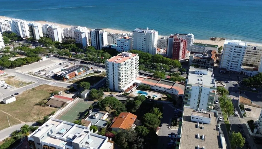 Vue aérienne - Development Land with Ruins in Quarteira