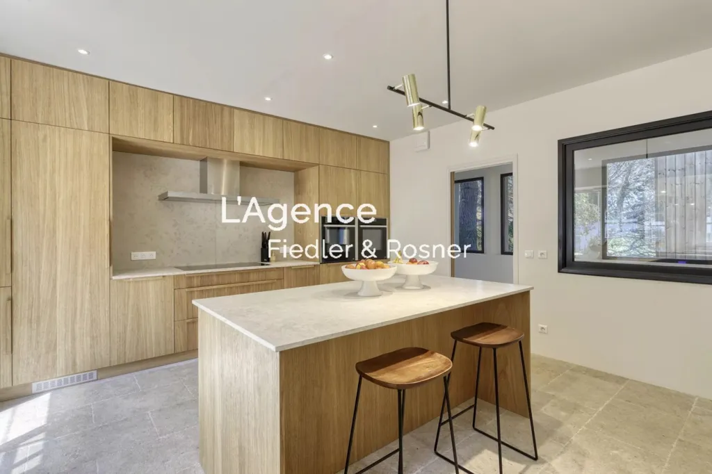 Cuisine - Villa Rénovée avec Piscine Chauffée à Ramatuelle