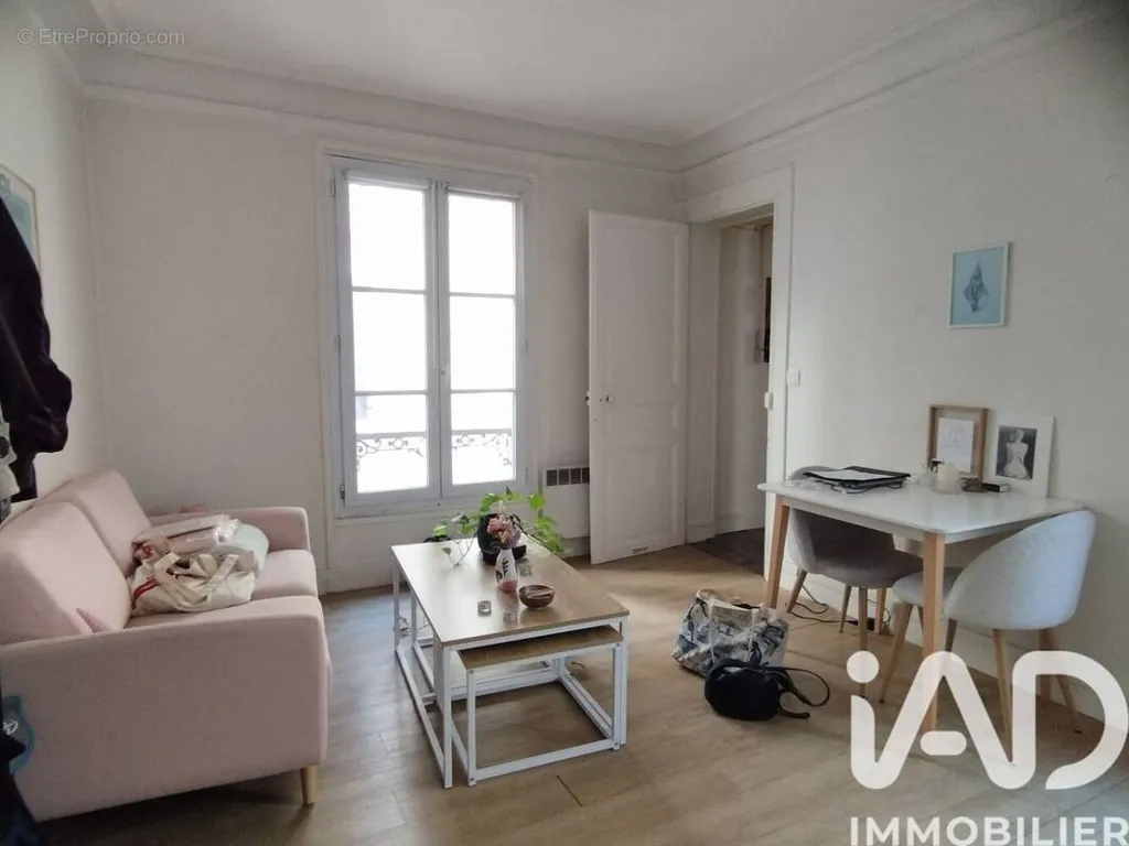 1-toaline korter asukohas Paris-18e