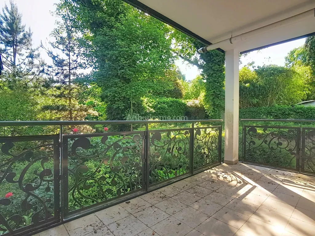 Balcon - Appartement F2 avec Terrasse et Vue Verdure à Mulhouse