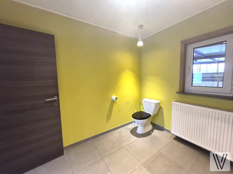 Salles de bain - Magasin Central à Izegem avec Appartement