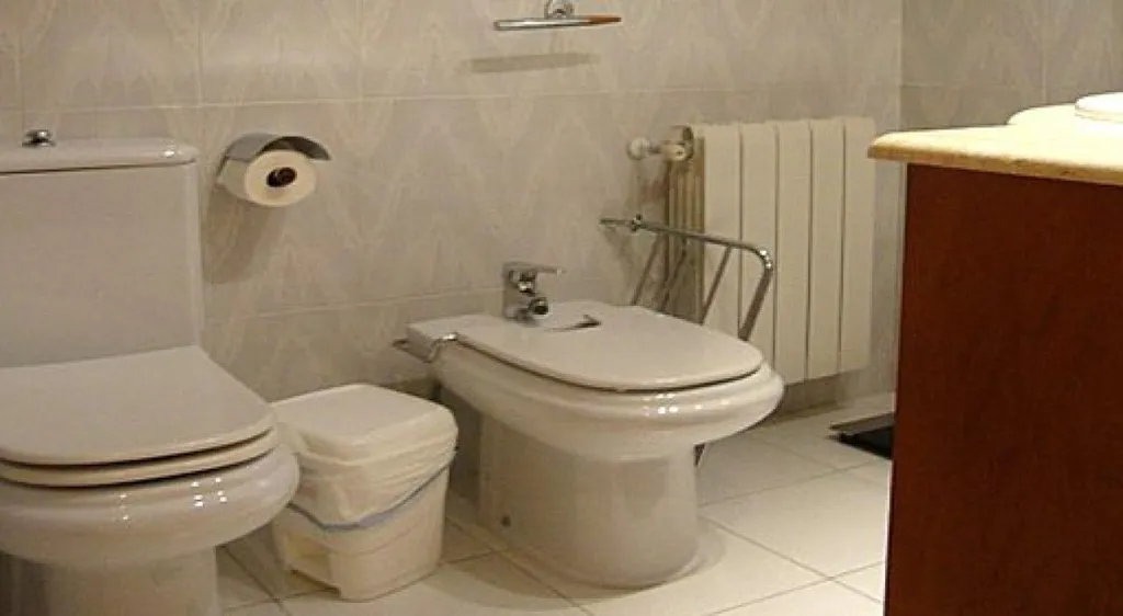 Bathrooms - Ground Floor Apartment with Parking in Almansa