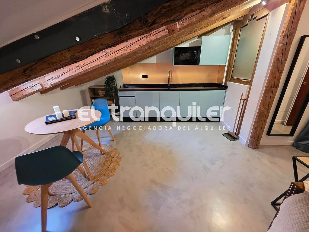 Stanze - Studio with Air Conditioning in De la Luna Street