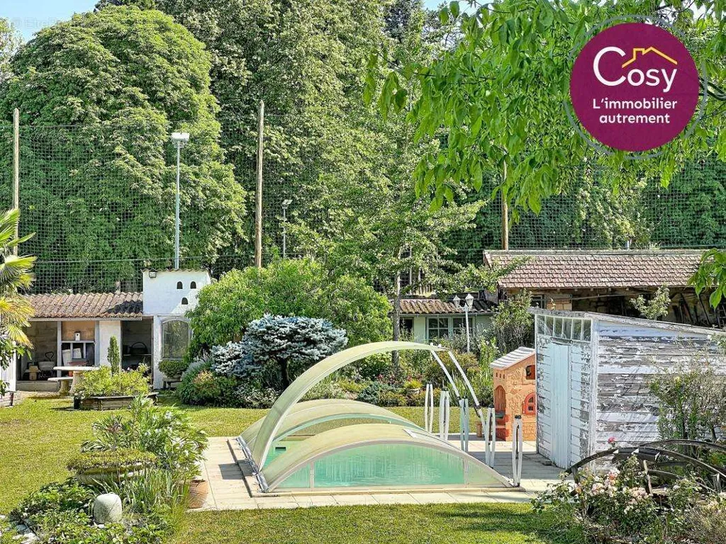 Bassein - Character House with Pool in Soissons