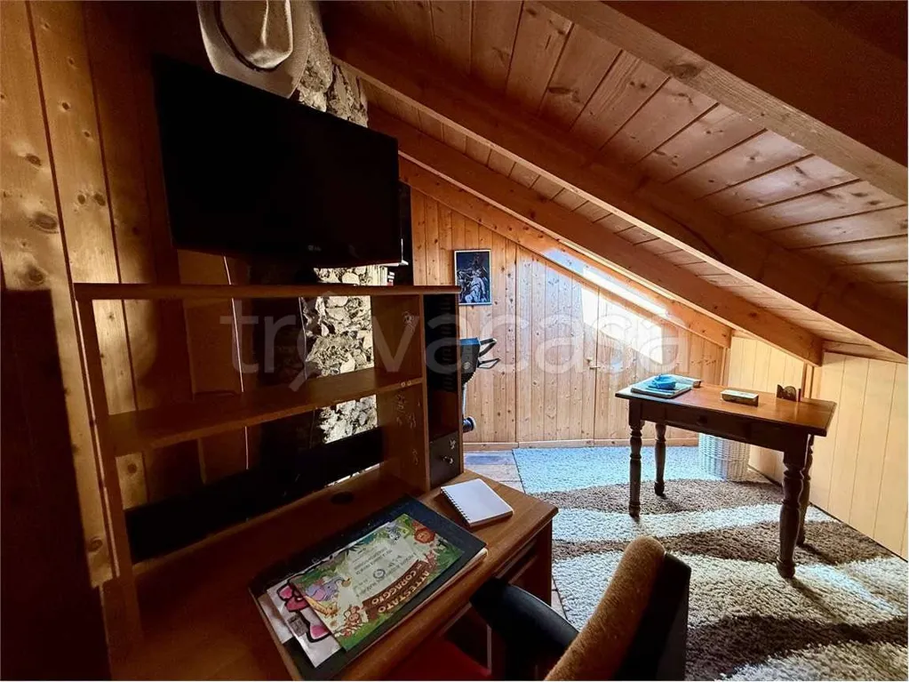 Pièces - Rustic Semi-detached House with Balcony in Armeno
