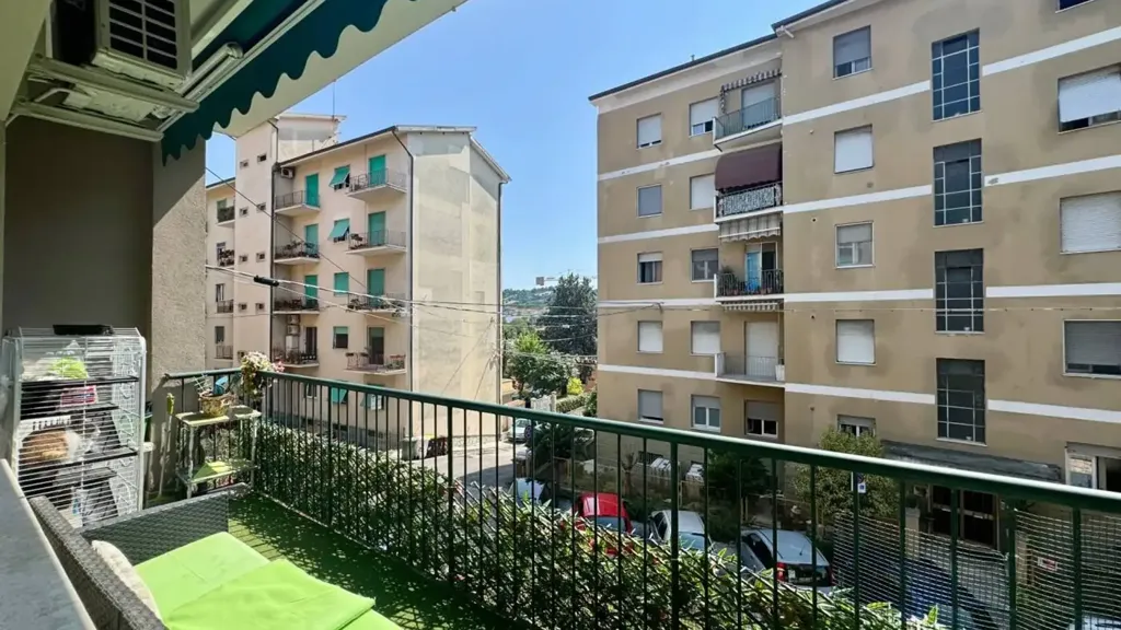 Balcon - Rearranged Apartment with Balcony in Ancona