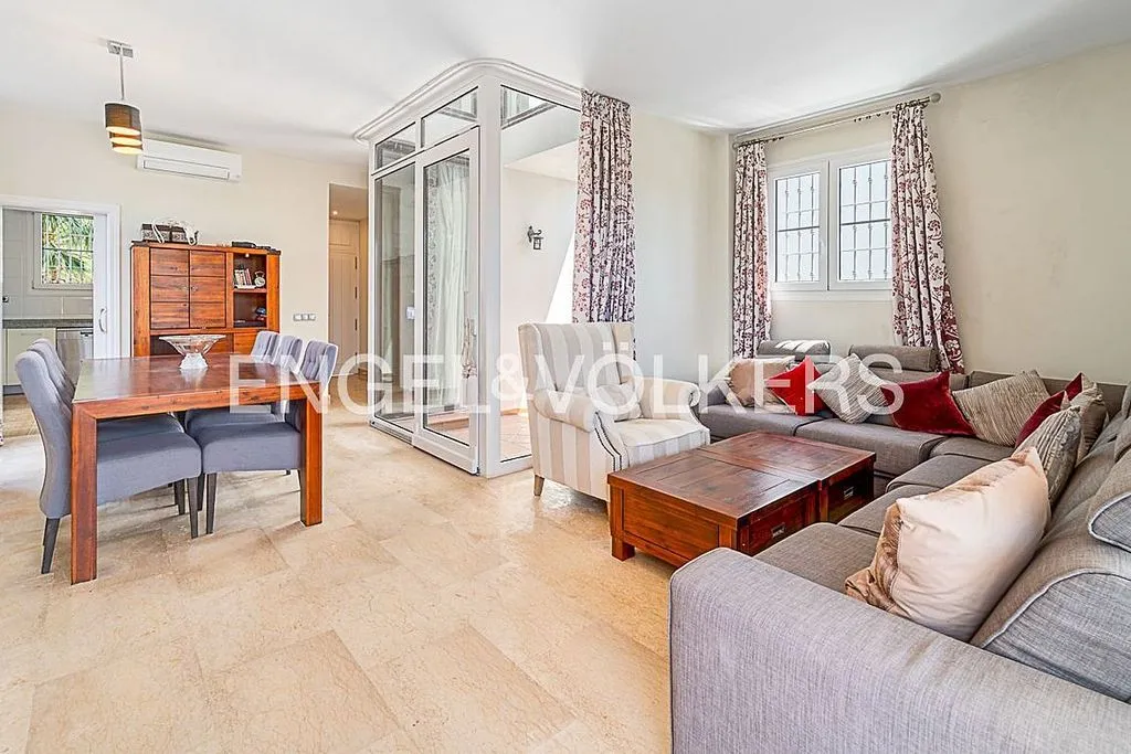 Elutuba - Villa with Pool and Sea Views in Estepona