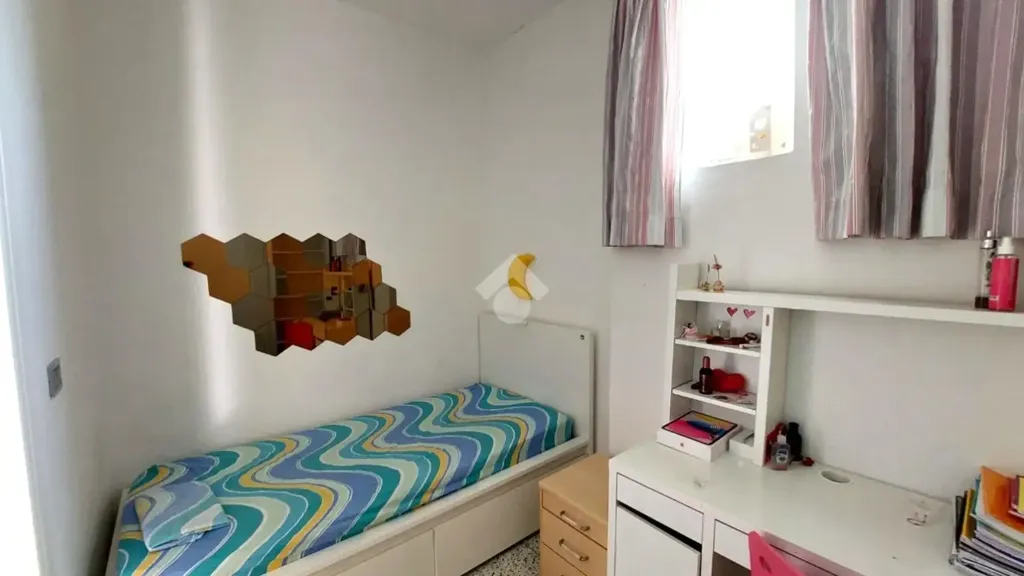 Chambres - Apartment with Balconies near Piazza del Popolo, Latina