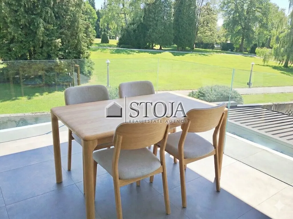 Terrasse - Spacious Apartment with Three Bedrooms in Rožna Dolina