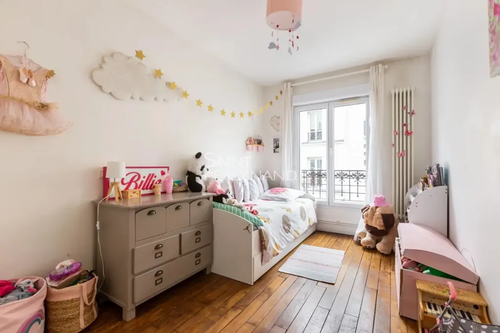 Magamistoad - Triplex with Garden Access in Paris 19