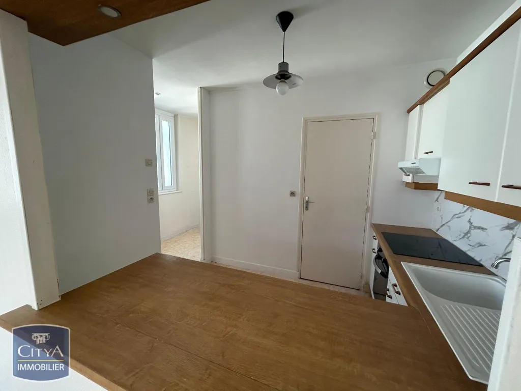 Cuisine - Appartement 4 Pièces avec Terrasse au Centre de Saint-Quentin