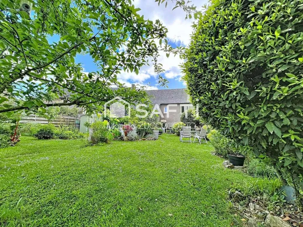 Garden - Charming Cottage with Garden in Mauron