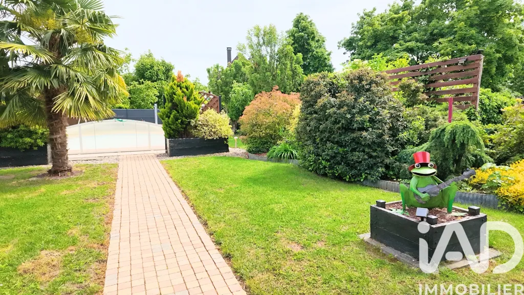 Garden - Charming House with Pool in Pfastatt
