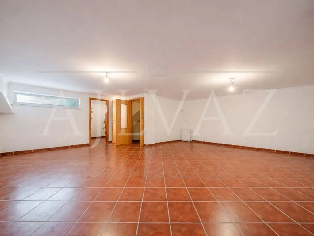 Pièces - Luxury Semidetached Villa with Terrace in Vila Real de Santo António