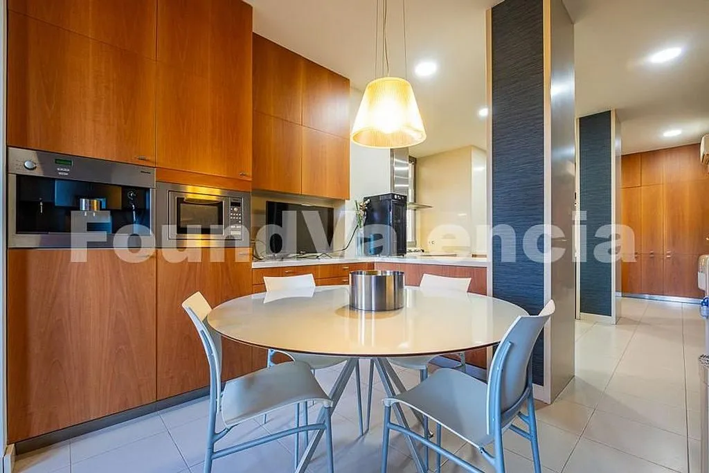 Cuisine - Reformed Mediterranean Villa with Pool in El Bosque
