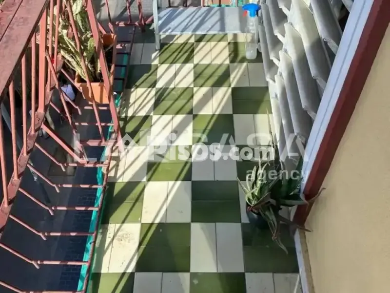 Rõdu - Duplex with Balcony in Santa Coloma de Gramenet