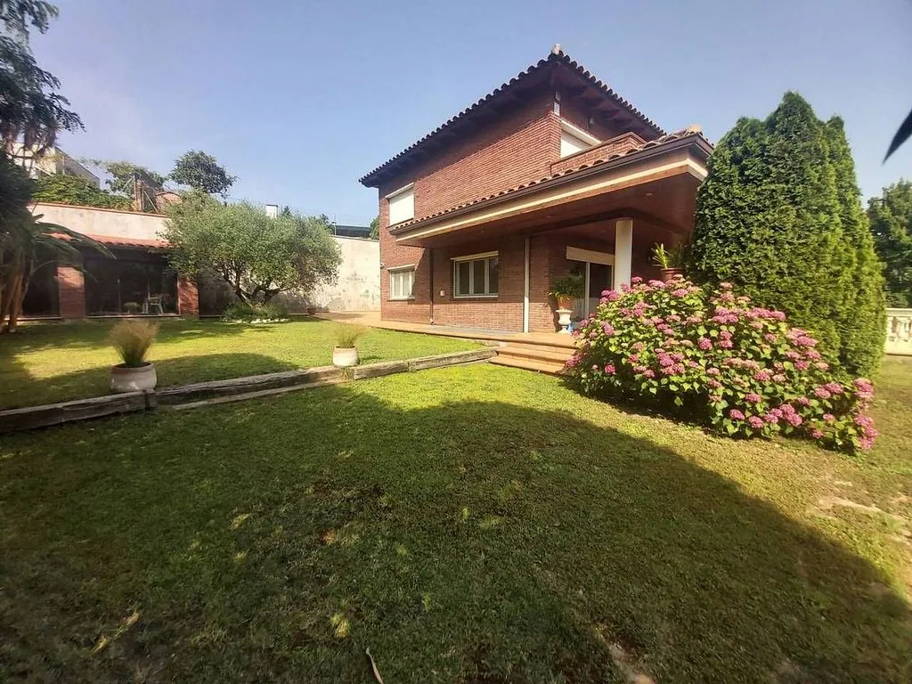 Giardino - Spacious House with Pool in Valldoreix, Sant Cugat