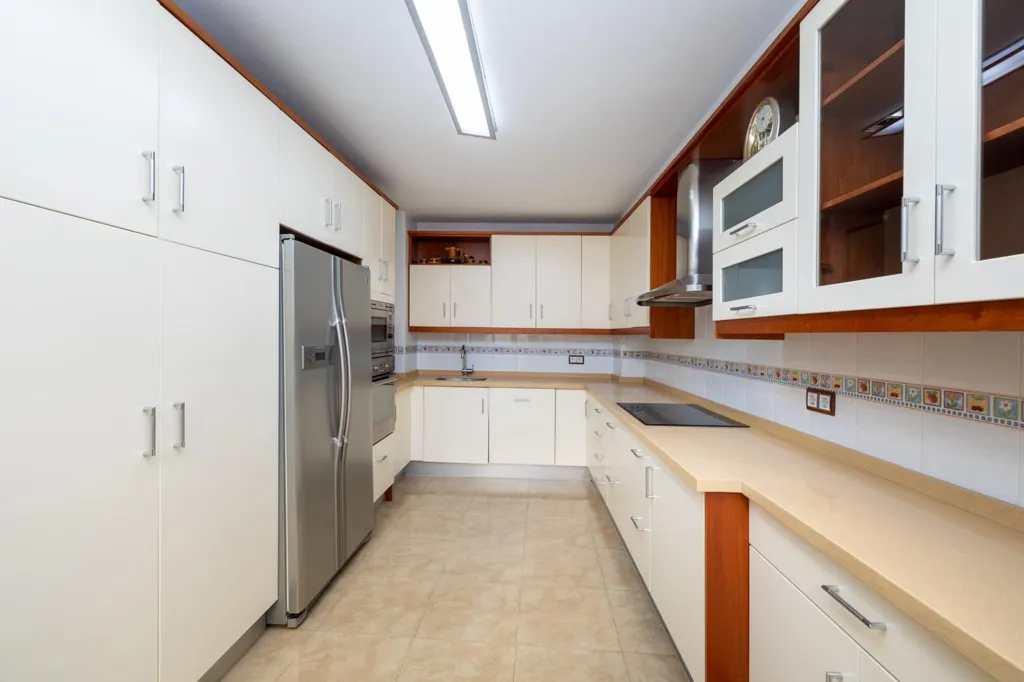 Kitchen - Luxury House with Private Lift in Granada Centre
