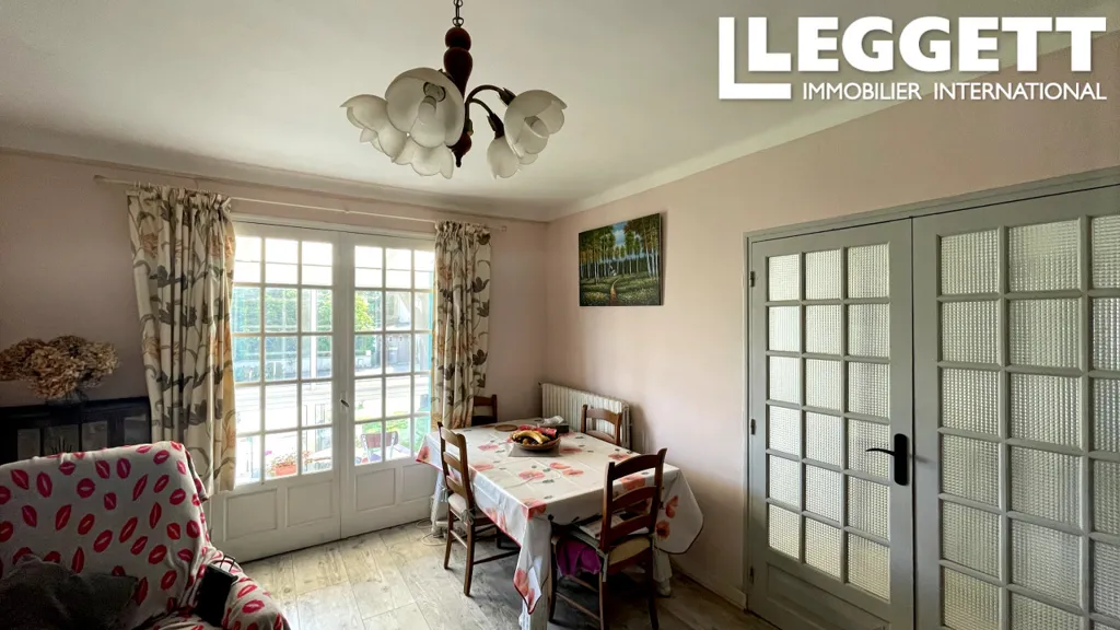 Esszimmer - Spacious House with Garden in Ploussulié