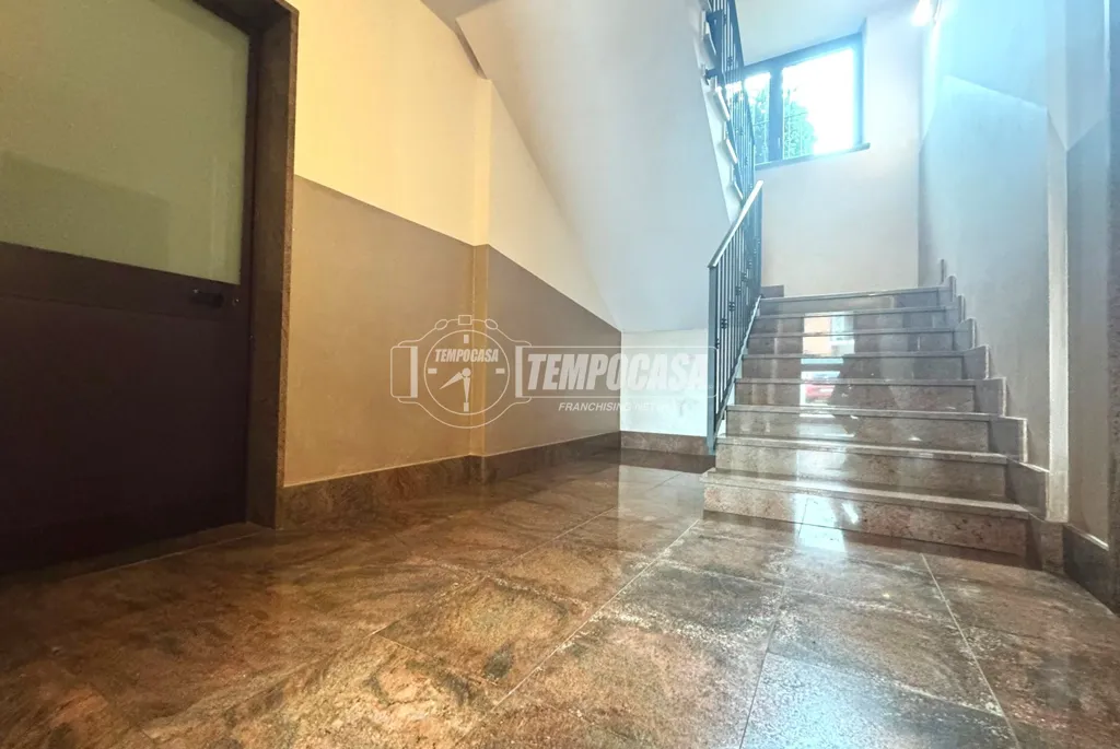 Toad - Modern Apartment with Triple Aspect View in Givoletto