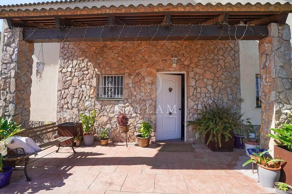Terrass - Rustic Chalet with Pool in Lloret de Mar