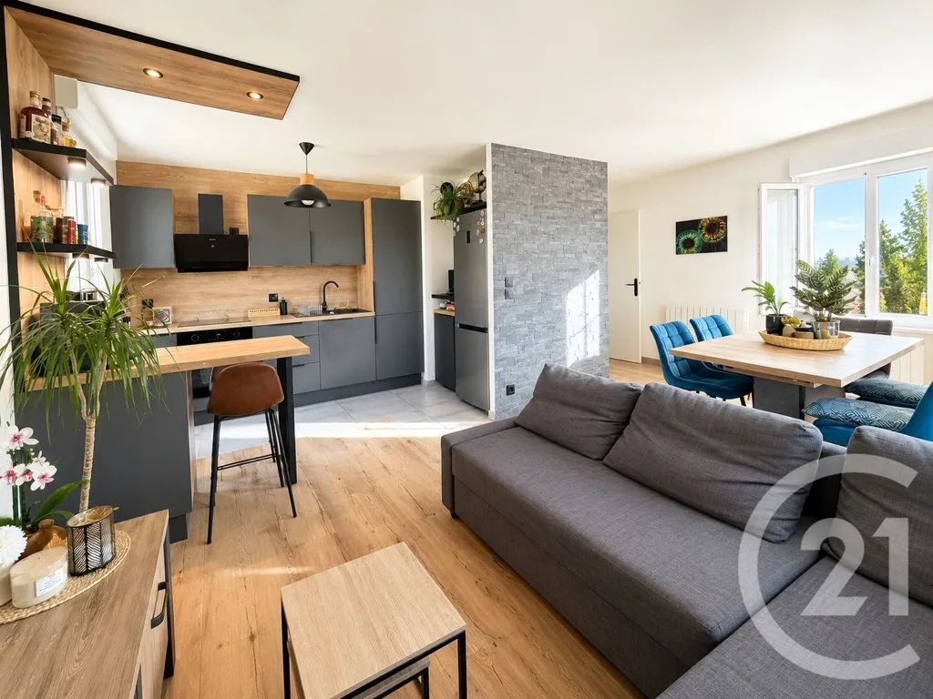 Refurbished Apartment with Parking in Champagne-sur-Oise
