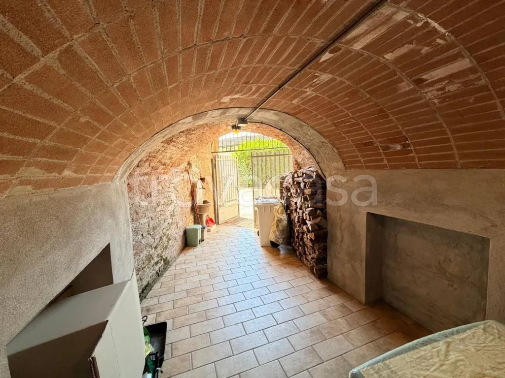 Pièces - Restored Villa with Private Garden in Corneliano d'Alba