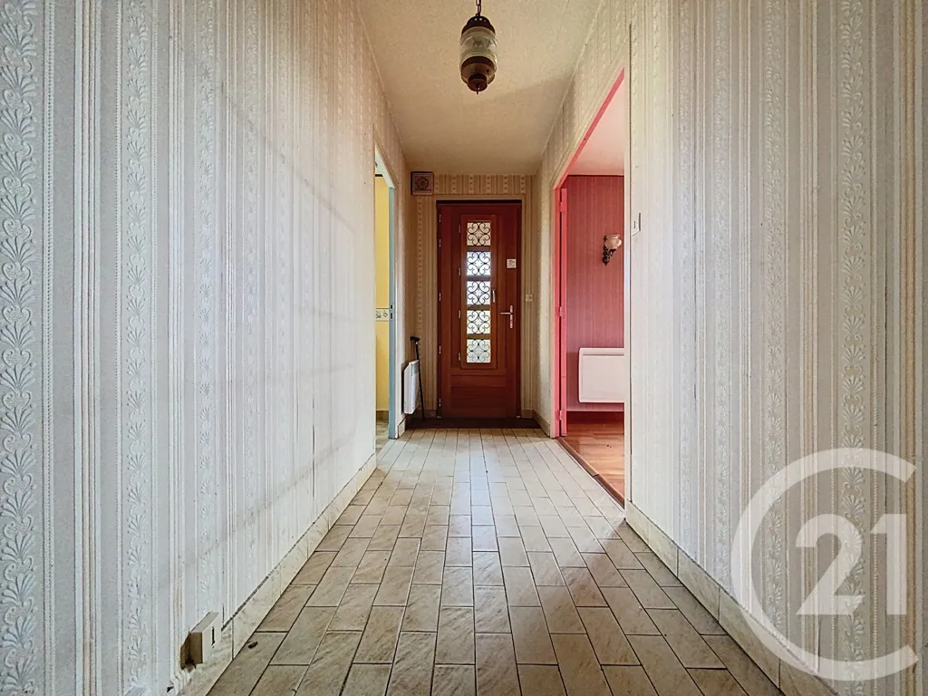 Esik - Charming Detached House with Garden in Rochefort