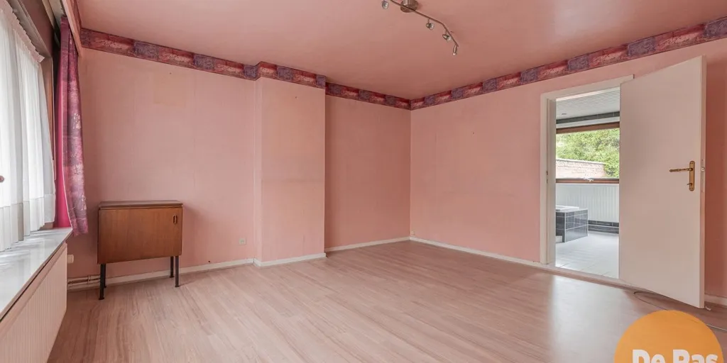 Chambres - Propriété Mixte avec Garage Spacieux à Mere