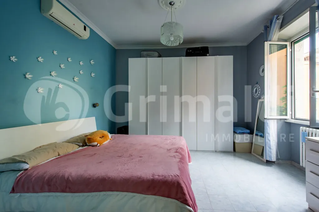 Chambres - Rear-Facing Apartment with Balconies in Rome