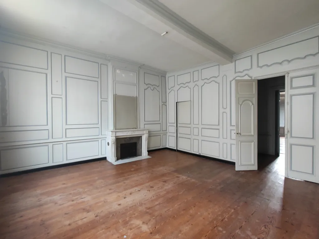 Living Room - Historic Townhouse in Saintes, Saint-Pierre