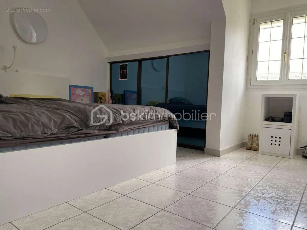 Magamistoad - House with Pool in Saintry-sur-Seine