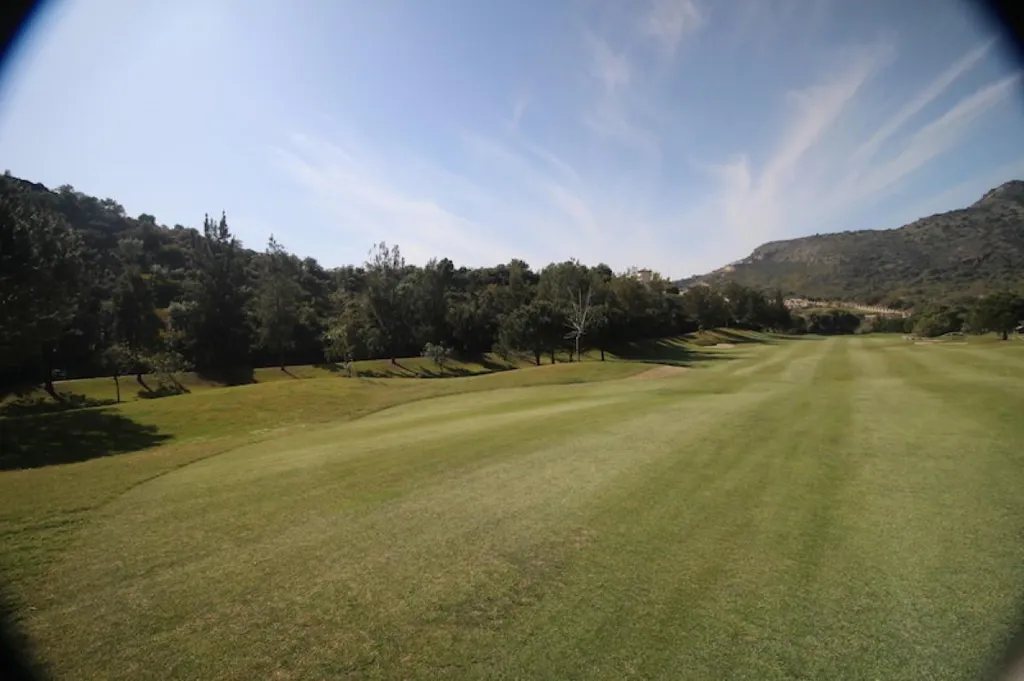 Giardino - Development Plot with Sea Views in Benahavís