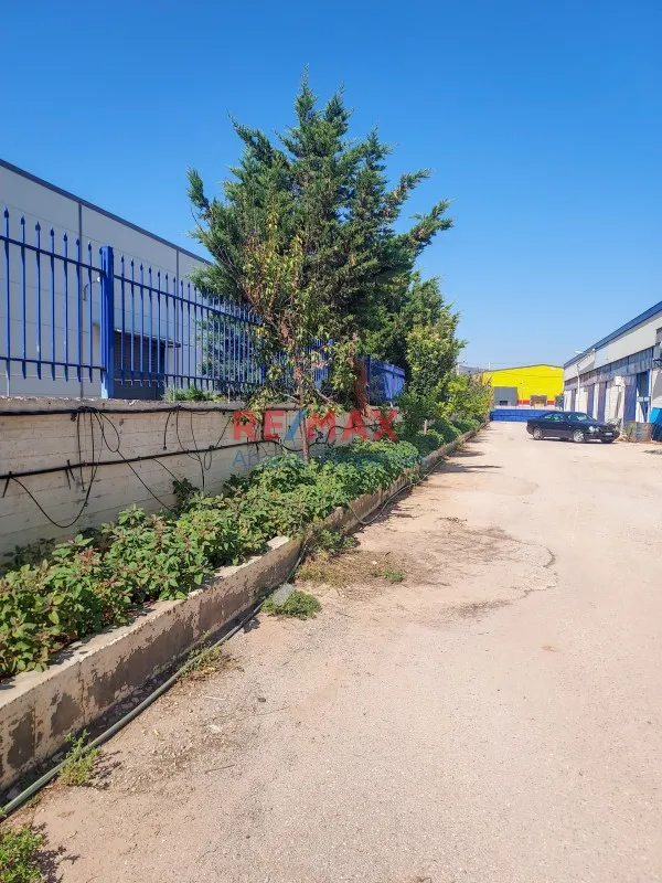 Exterior - Industrial Space with Workshop in Mandra