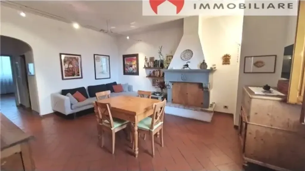 Salle à manger - Panoramic 4-Room Apartment in Scandicci