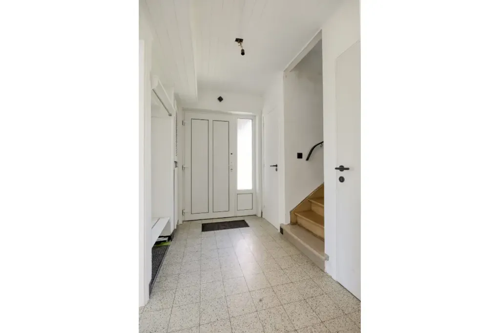 hallway_entrance