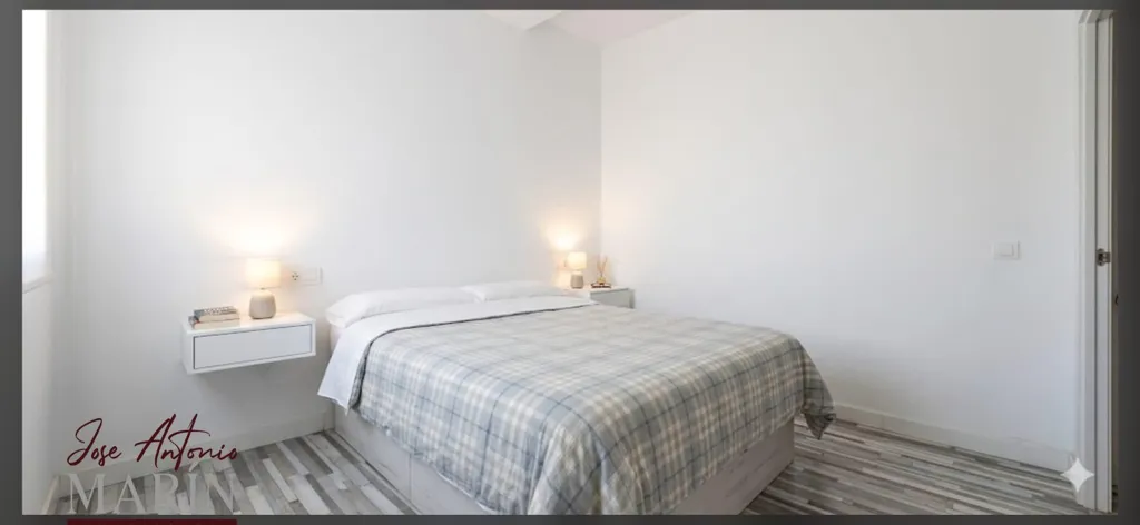 Chambres - Apartment with Balcony in Old Town Centre