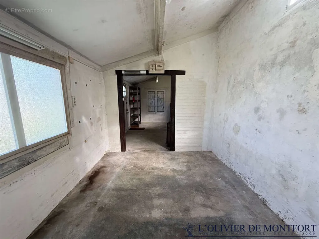 Rooms - Constructible Plot with Balcony in Méré