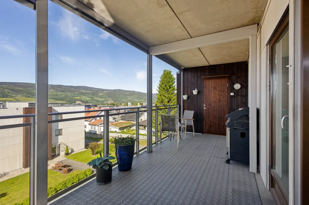 Rõdu - Modern Apartment with West-Facing Terrace in Lillehammer