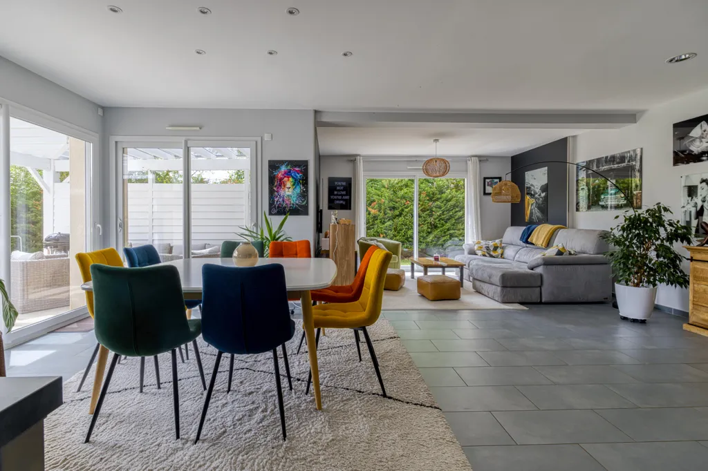 Dining Room - Modern House with Open View in Ramasse