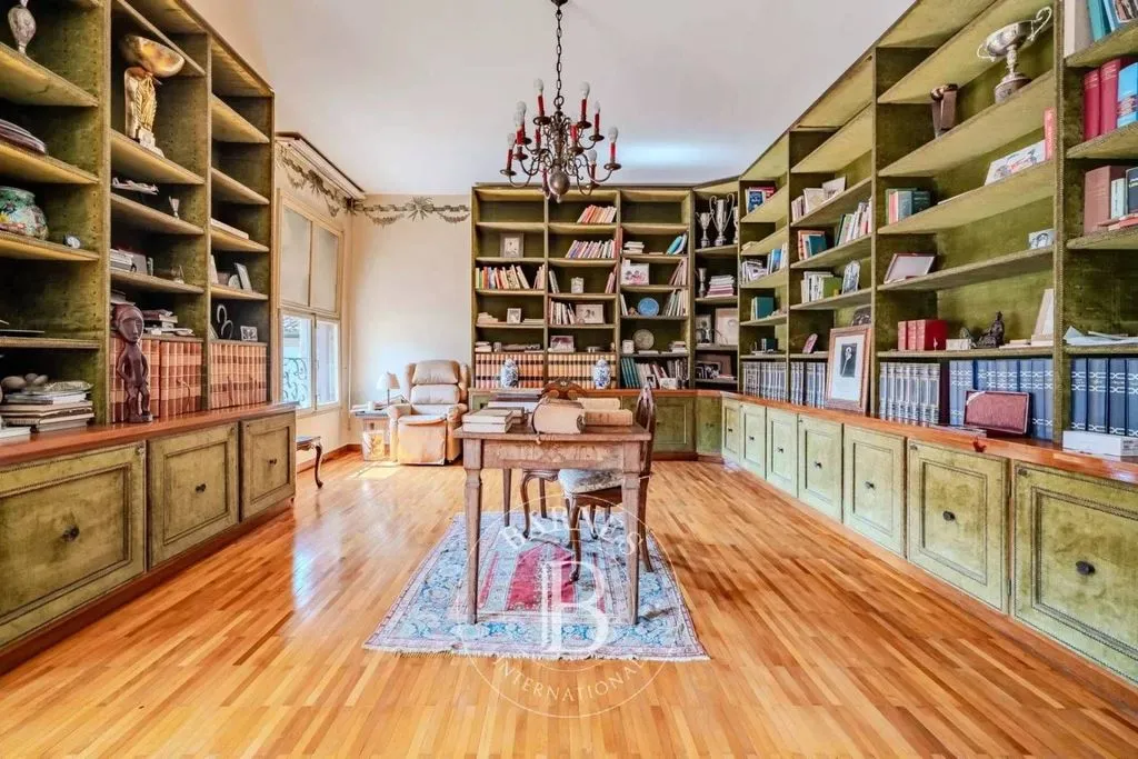 Bureau - Historic Villa with Courtyard in Padua